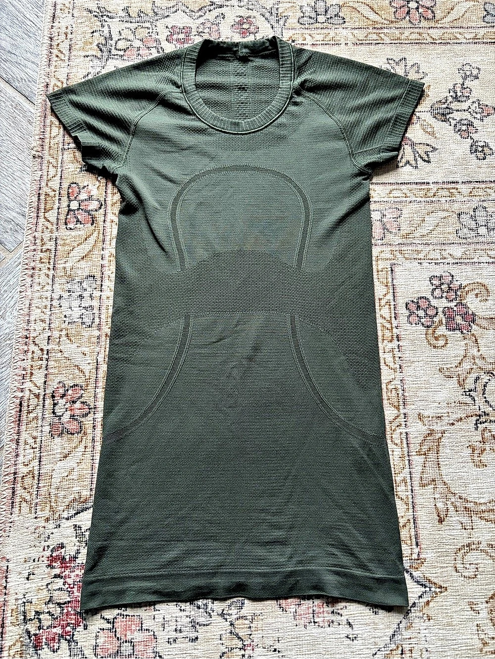 lululemon Swiftly Tech Short Sleeve Shirt 2.0 in Green size 2